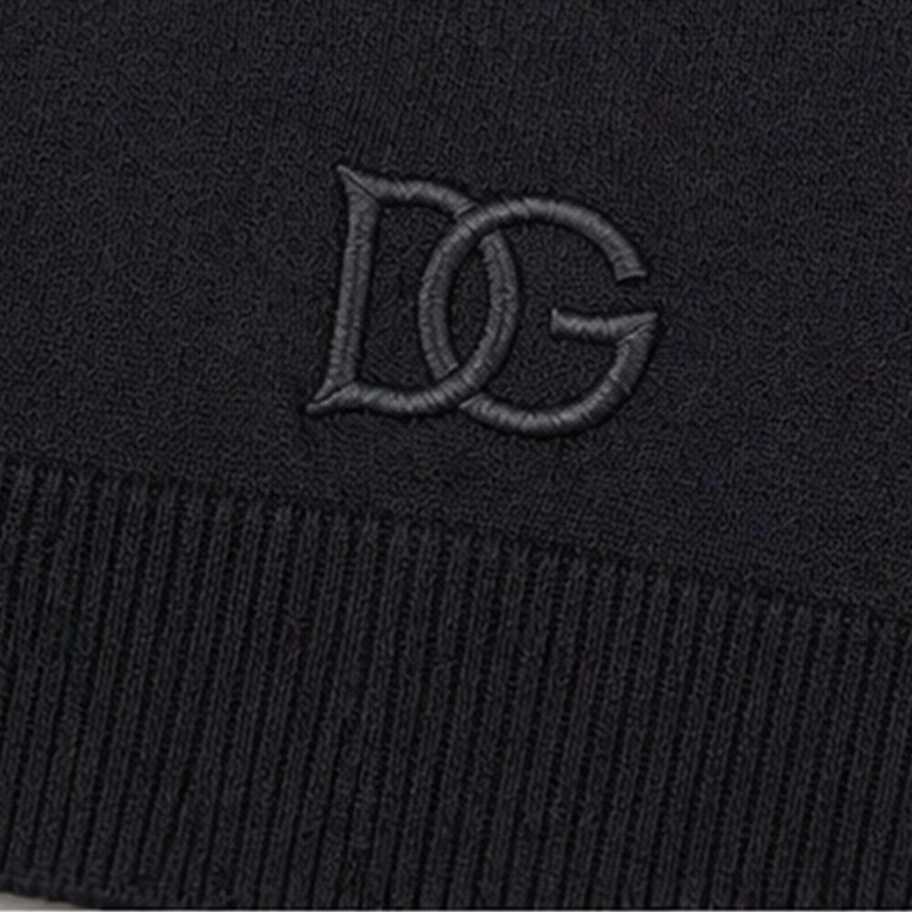 Embroidered detail polo collar knit shirt