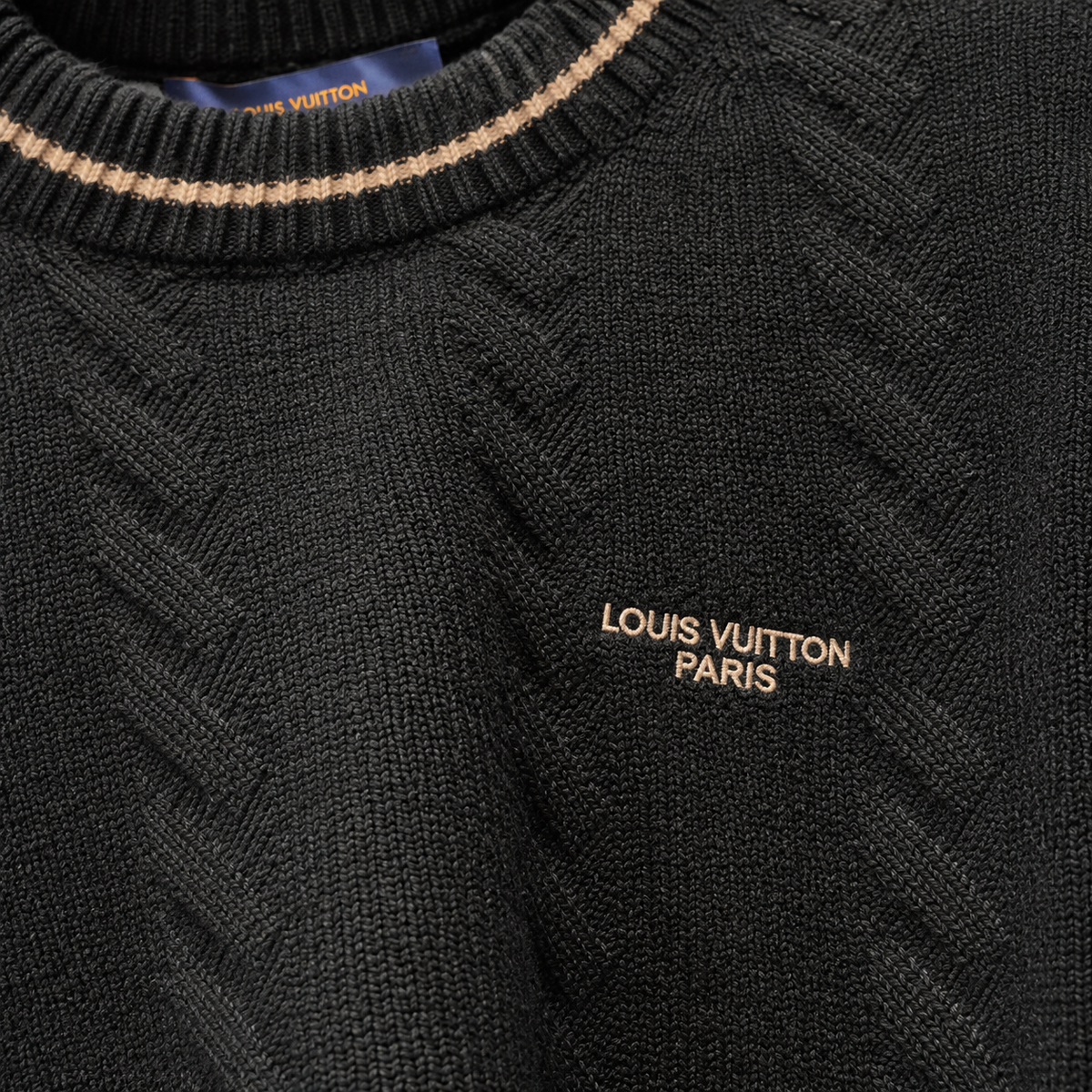 Long-Sleeved Cable Knit Crewneck Sweater