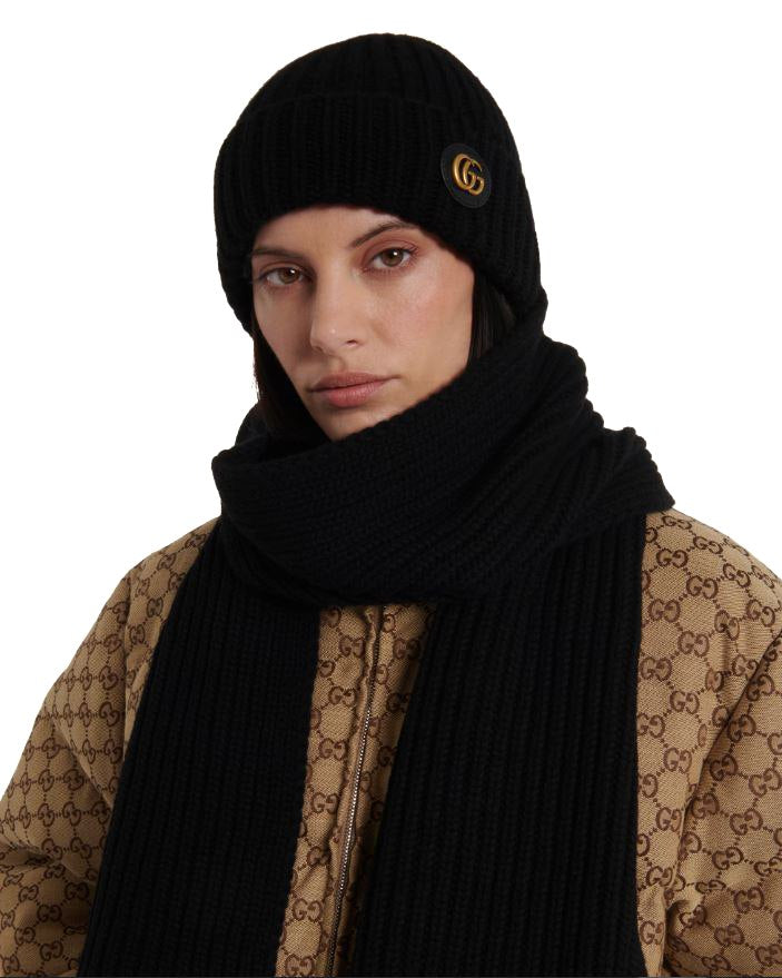 Logo-Plaque Ribbed Knit Beanie & Scarf Set