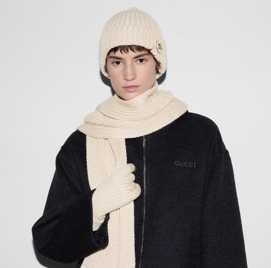 Logo-Plaque Ribbed Knit Beanie & Scarf Set